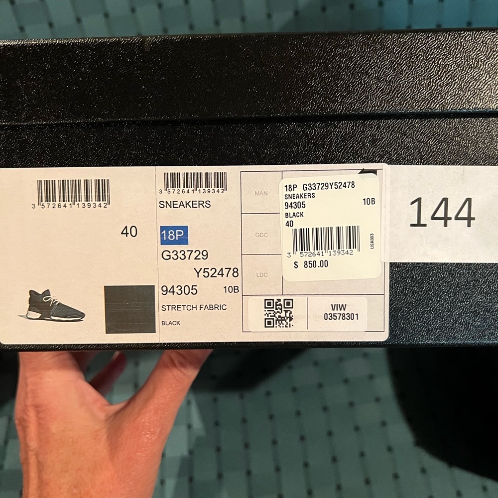 Chanel black huarache style slip on sneakers with multiple CC logos. Sz. 40 - Picture 11 of 11
